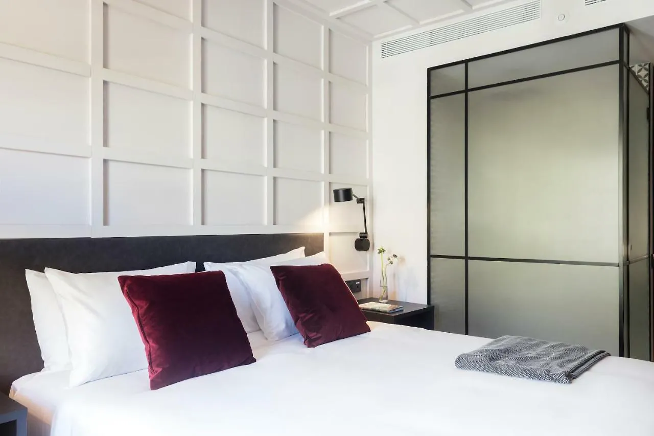 ברצלונה Yurbban Ramblas Boutique Hotel 3*,